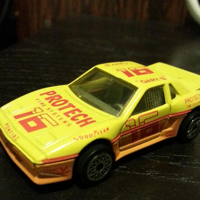 matchbox pontiac fiero 1985