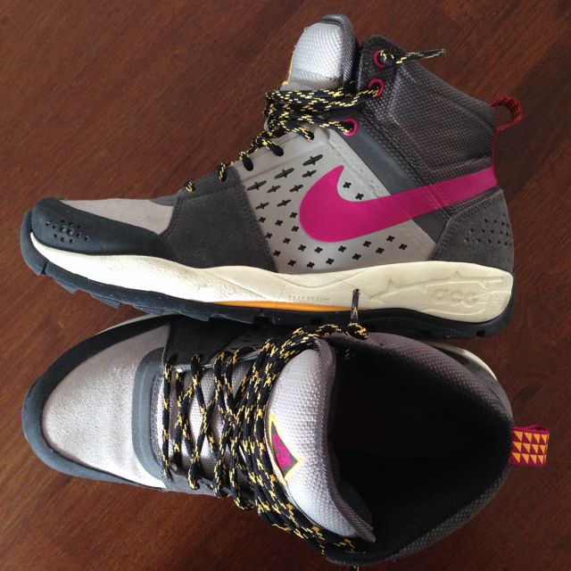 Nike ACG Alder Mid Men s Fashion Activewear on Carousell