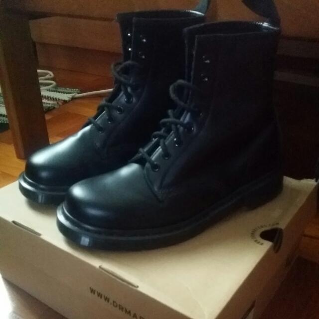 dr martens black mono