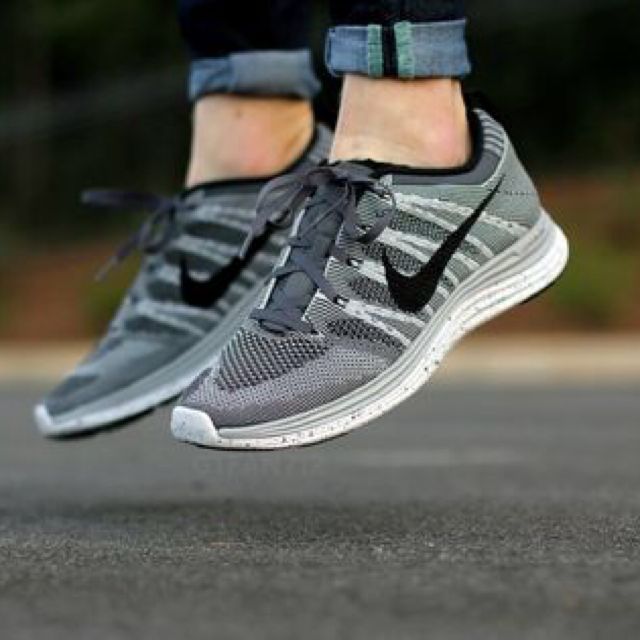 womens flyknit lunar