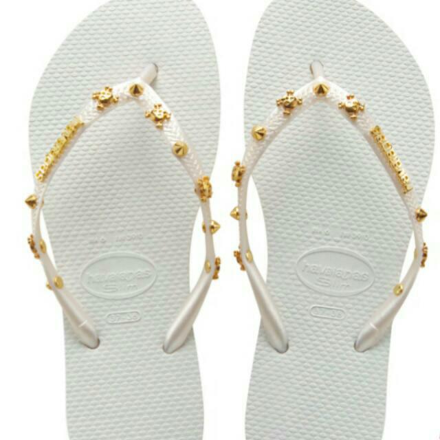 havaianas with studs