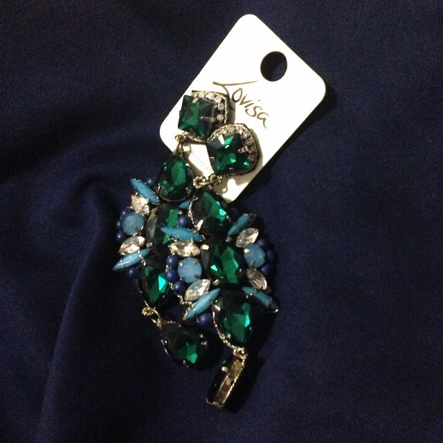 Emerald earrings lovisa hot sale