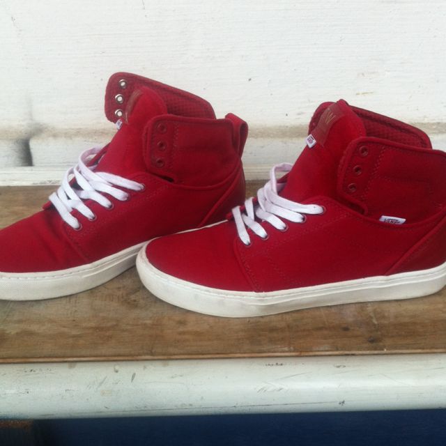 Vans OTW COLLECTION . Red High Cut