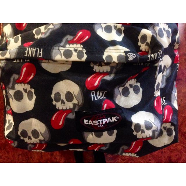 Eastpak skull shop