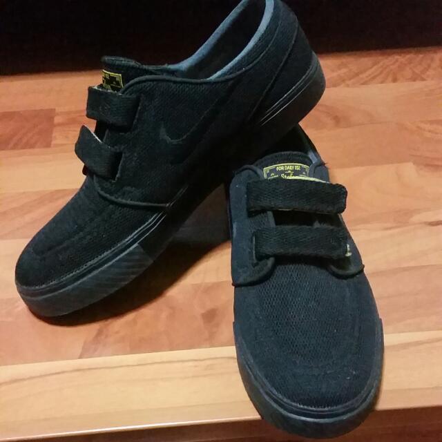 Nike Stefan Janoski Strap Black Rare Men s Fashion Footwear