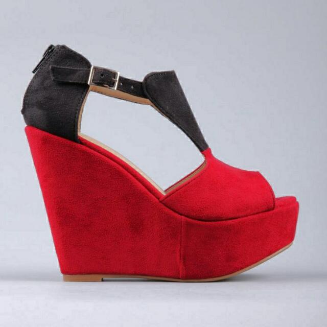 Red and black wedges Clearance