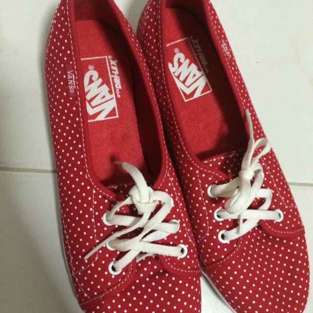 Red polka dot vans store