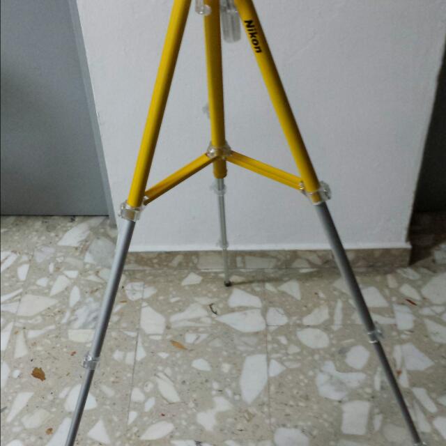 Yellow nikon extendable tripod, Photography, Photography Accessories