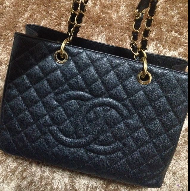 Chanel GST (PRICE REVIEW), Luxury, Bags & Wallets on Carousell