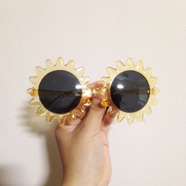 H M Sunflower Glasses Women S Fashion On Carousell
