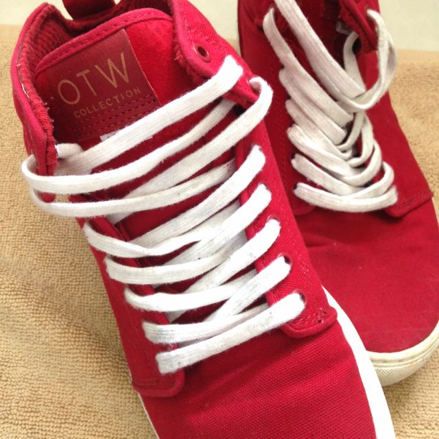Red discount vans mens