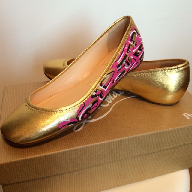 Christian louboutin gold on sale flats