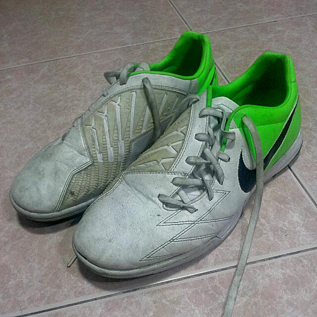 Nike T90 Indoor Boots, Sports Equipment, Sports & Games, Racket & Ball Sports on Carousell