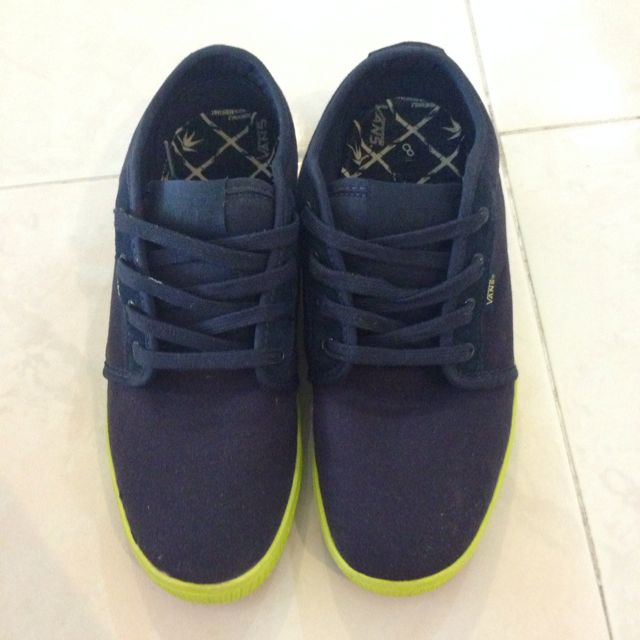vans navy blue shoes