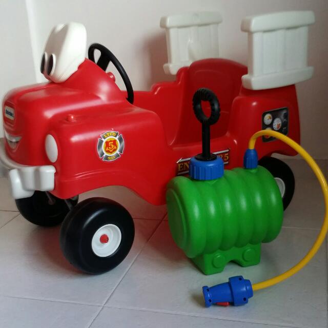spray and rescue fire truck