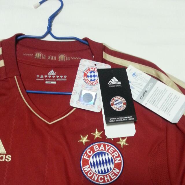 Authentic FC Bayern Munich Home Kit 12/13 (Reserved), Sports Equipment ...