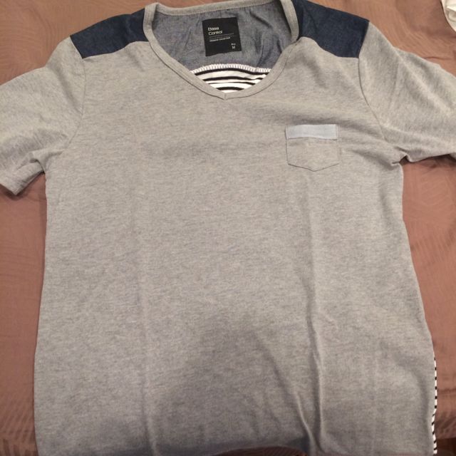 Base Control Tee (Category: Tshirts & Polo Shirts) located in Singapore. Submitted by Jay_lim (Listing ID 6464116, Image 1). Description: .