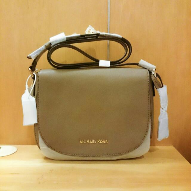 michael kors hamilton crossbody grey