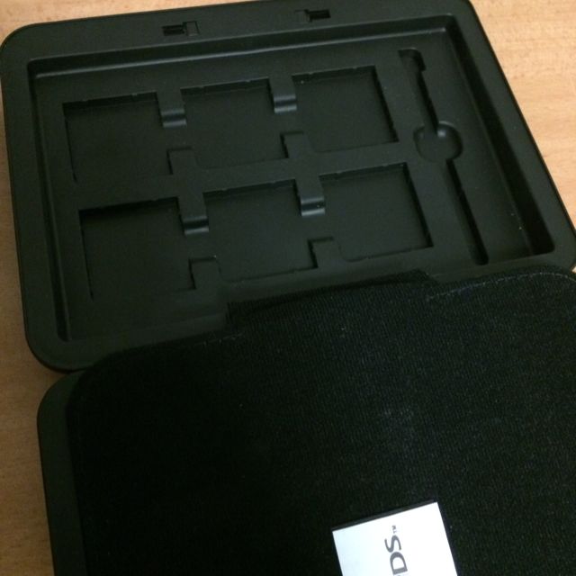 DS Case (Category: J-Wave Merchandise) located in Singapore. Submitted by dude89 (Listing ID 6581532, Image 3). Description: .