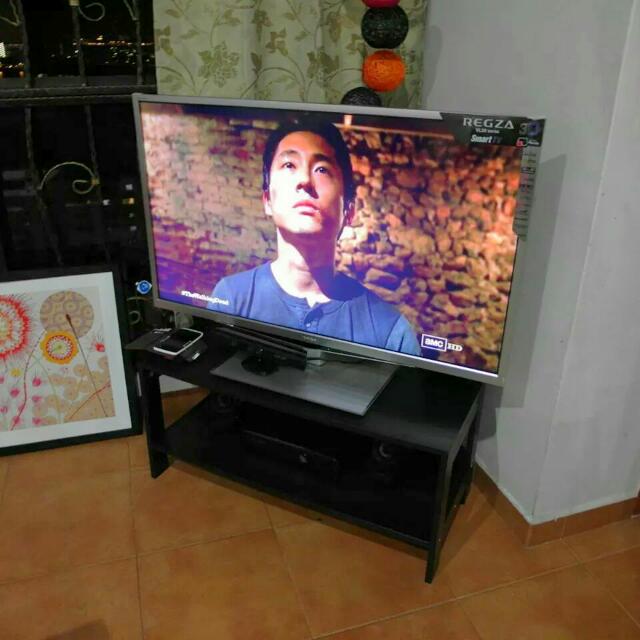 40 Toshiba Regza 3d Smart Led Tv Full Hd Electronics On Carousell