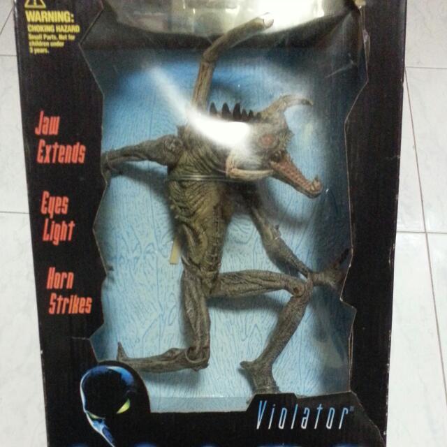 Mcfarlane Spawn Violator (Category: Toy Figures) located in Singapore. Submitted by khaiwilma (Listing ID 6865996, Image 1). Description: .