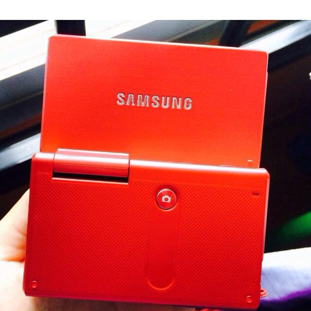 Samsung MV800 Flip Camera, Photography, Cameras on Carousell