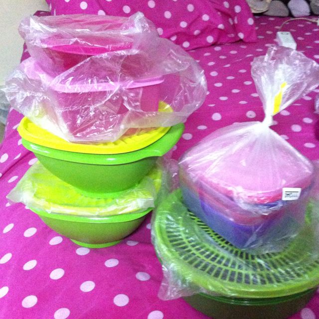 Tupperware (Category: Vases & Decorative Bowls) located in Singapore. Submitted by yufeng.yang (Listing ID 6899405, Image 2). Description: .