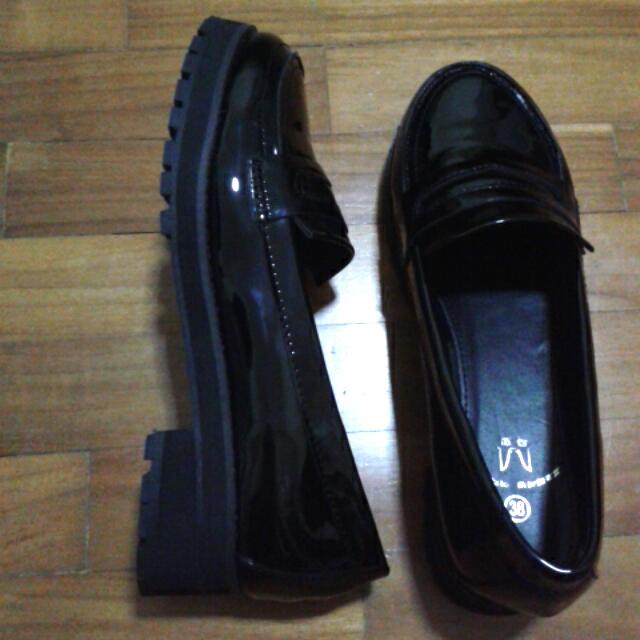 Black Patent Shoes , Women's Fashion, Footwear, Sneakers on Carousell