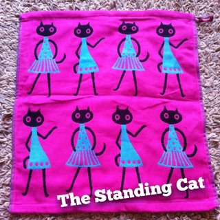 Dancing Cats Square Towel (pink)