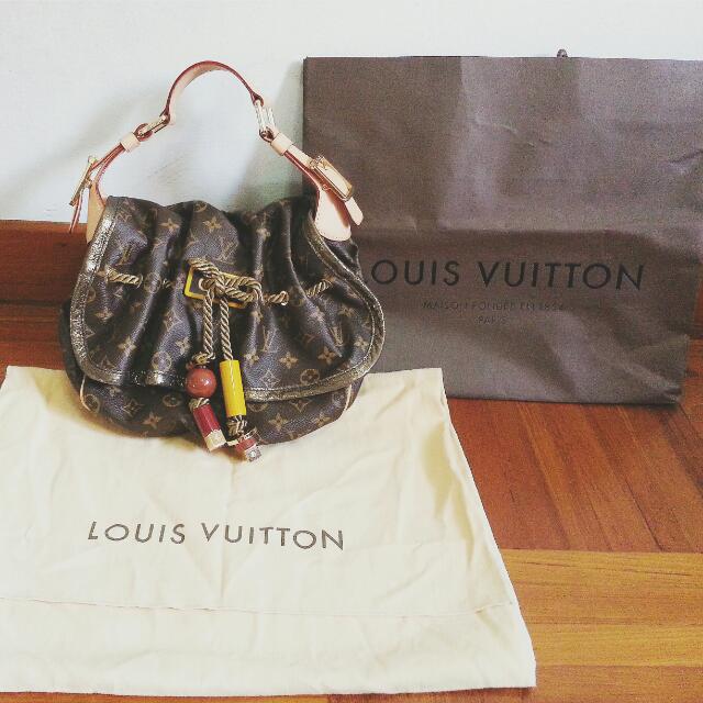 Louis Vuitton, Bags, Collection Printemps Ete 209 Kalahari Handbag