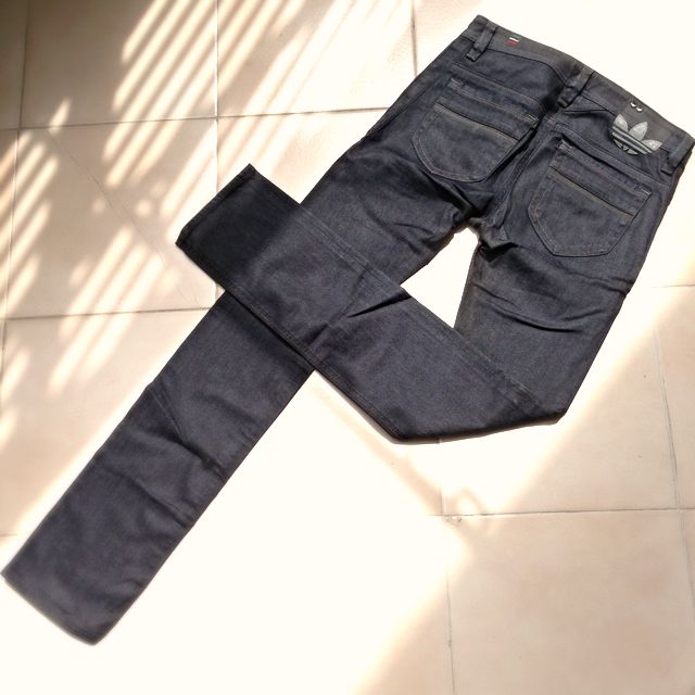 Adidas jeans dark grey top