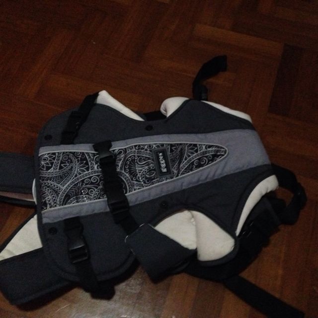 giggles baby carrier