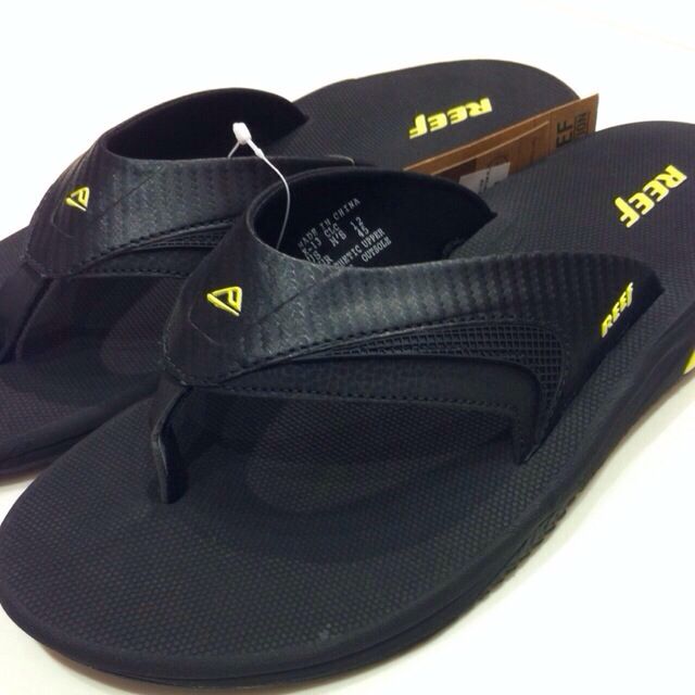 reef slippers mens