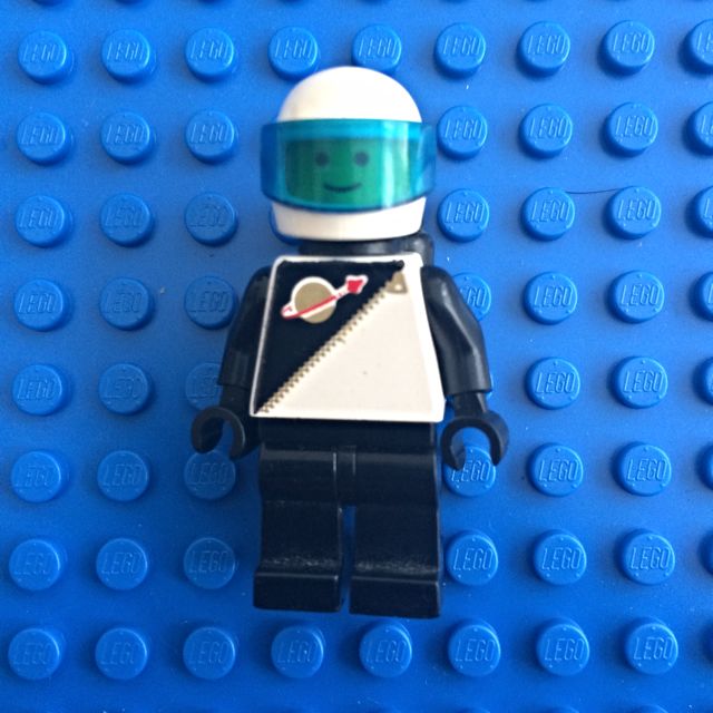Super RARE Lego Futuron Black With White Helmet Astronaut With Airtanks Vintage Space Minifigure 1989 Excellent Condition