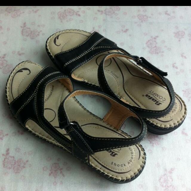 comfort fit sandals