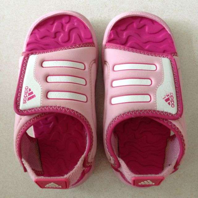 kids pink adidas slides