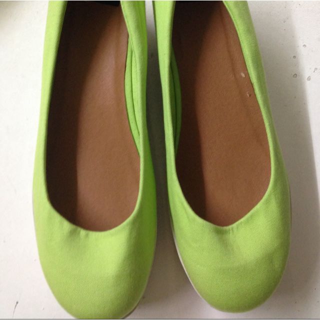 lime green flats