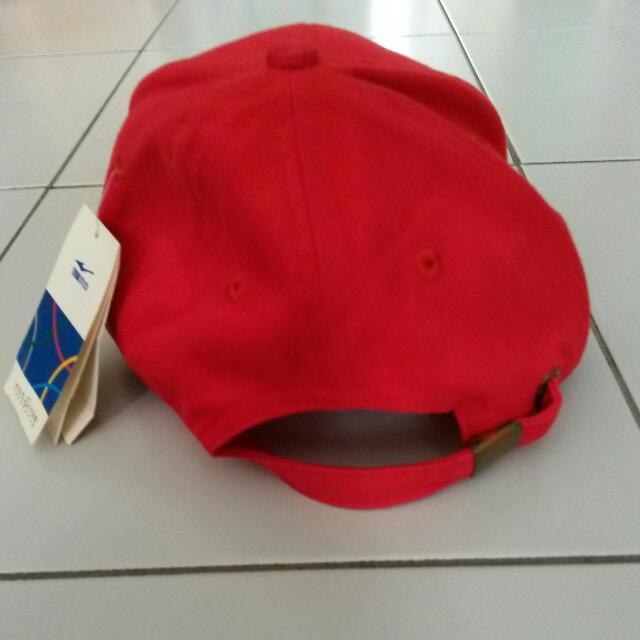 Cap (Category: Activewear) located in Singapore. Submitted by tan1 (Listing ID 8140635, Image 3). Description: BNWT.