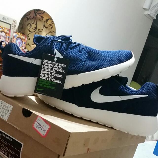 nike roshe run navy