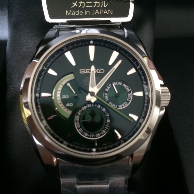 Seiko Star Wars Yoda Edition Luxury Watches on Carousell