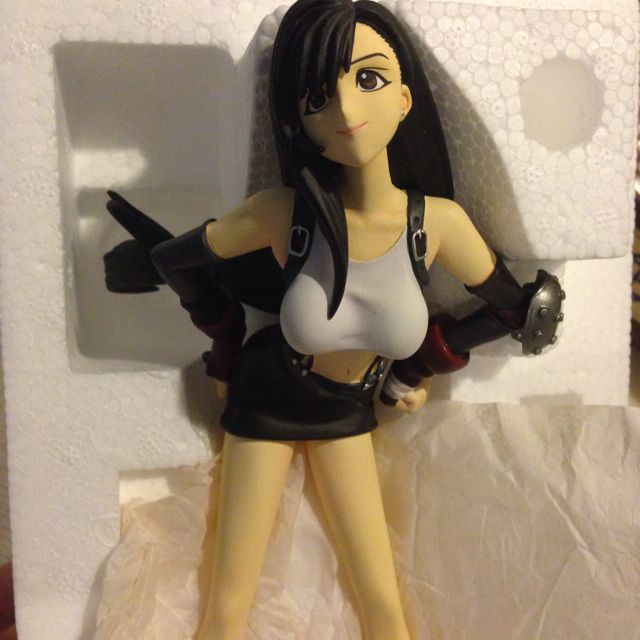 Final Fantasy VII 1/8 Scale Coldcast Model Series No.7 Tifa Lockhart Ver.2 00006