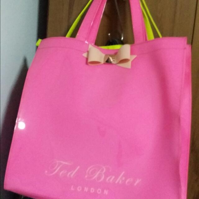 Ted Baker Large Caffara Wash Cosmetic Make Up Bag in Light Pink –  VikingTreat