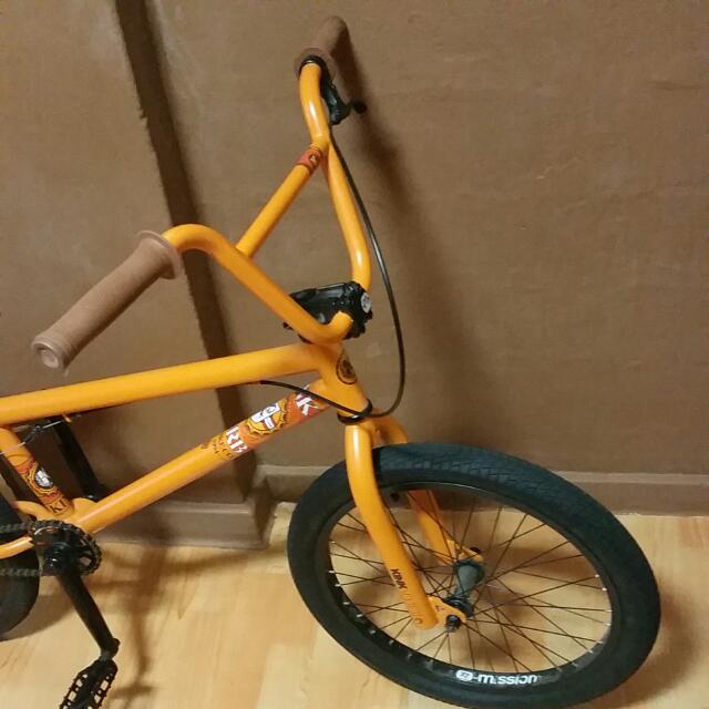 2013 store kink curb