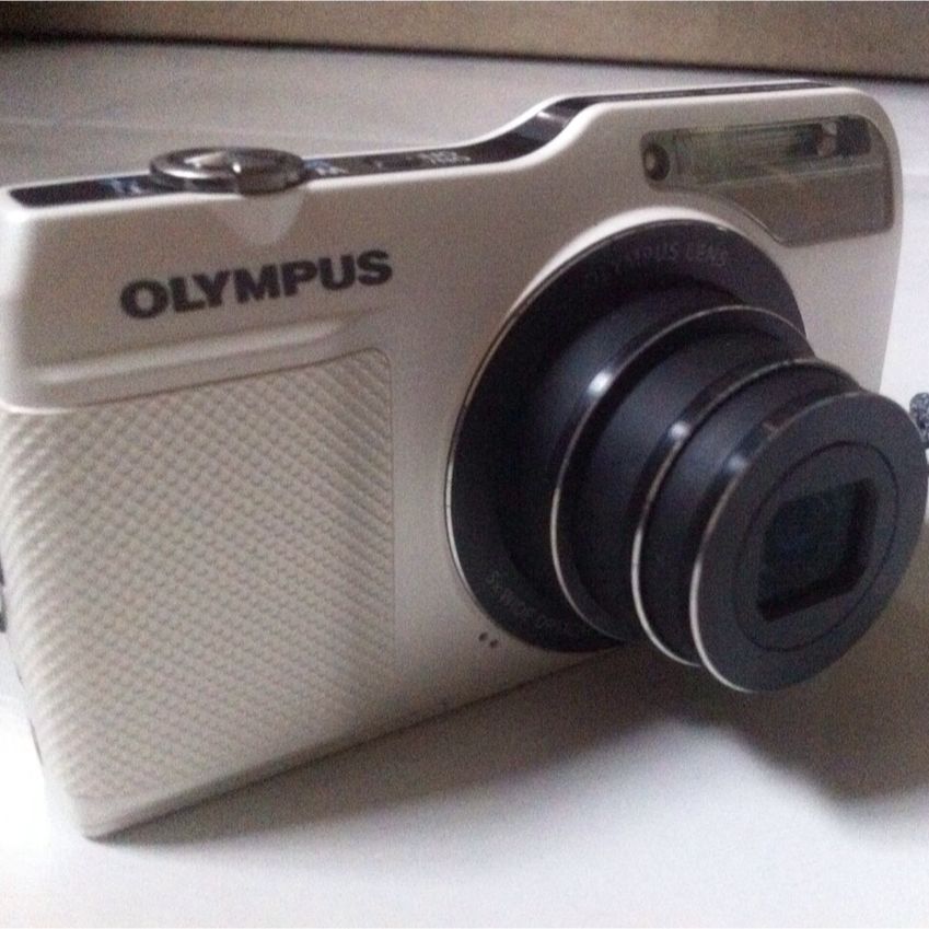 Olympus Camera (Category: Health Monitors & Weighing Scales) located in Singapore. Submitted by ayla.martinez (Listing ID 8625697, Image 3). Description: .