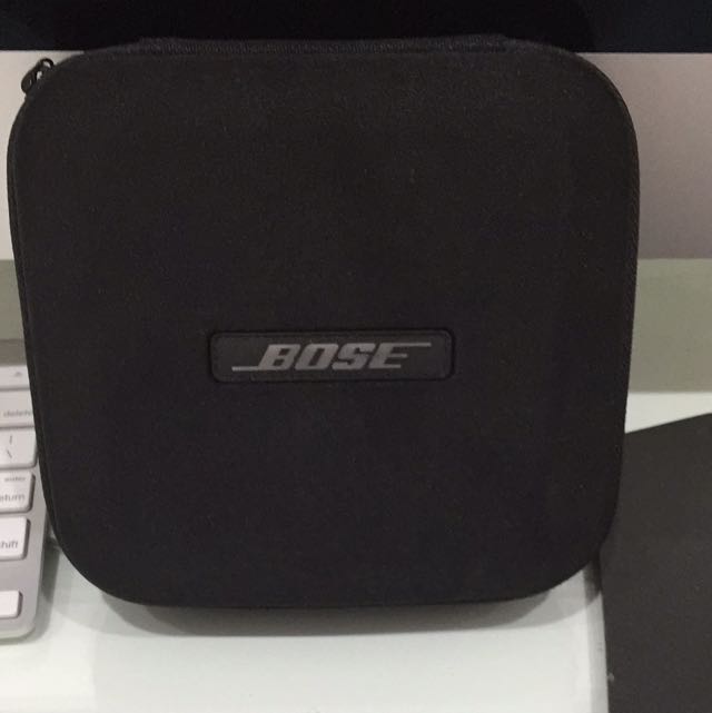 Bose Headset Authentic (Category: Headphones & Headsets) located in Singapore. Submitted by keithj (Listing ID 8675741, Image 3). Description: .