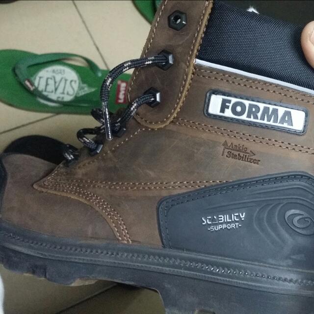 Forma safety hotsell boots