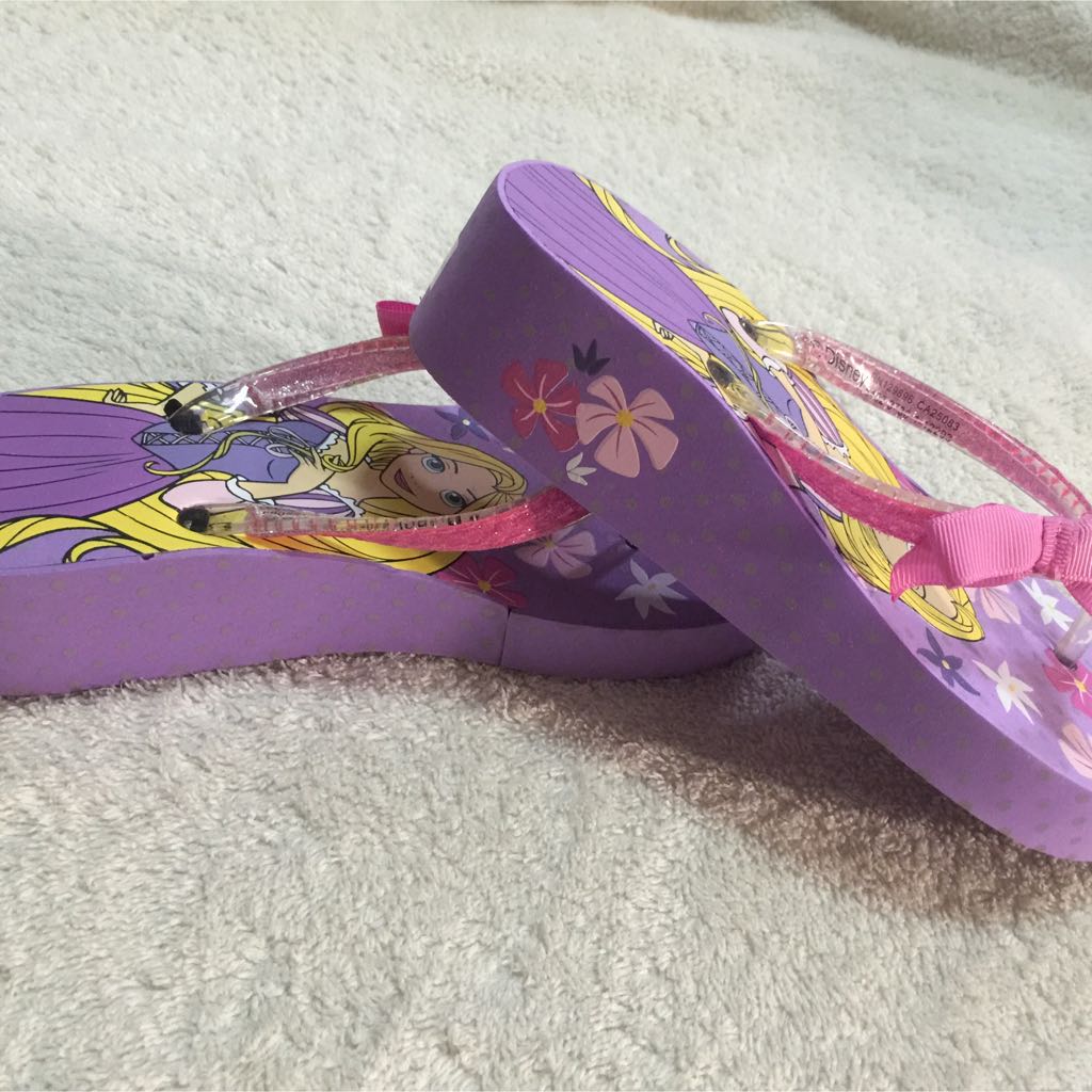 Rapunzel flip flops outlet
