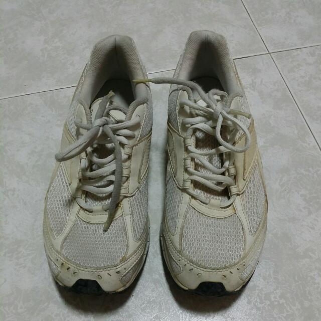 Original Reebok White School Shoe Men s Fashion Footwear