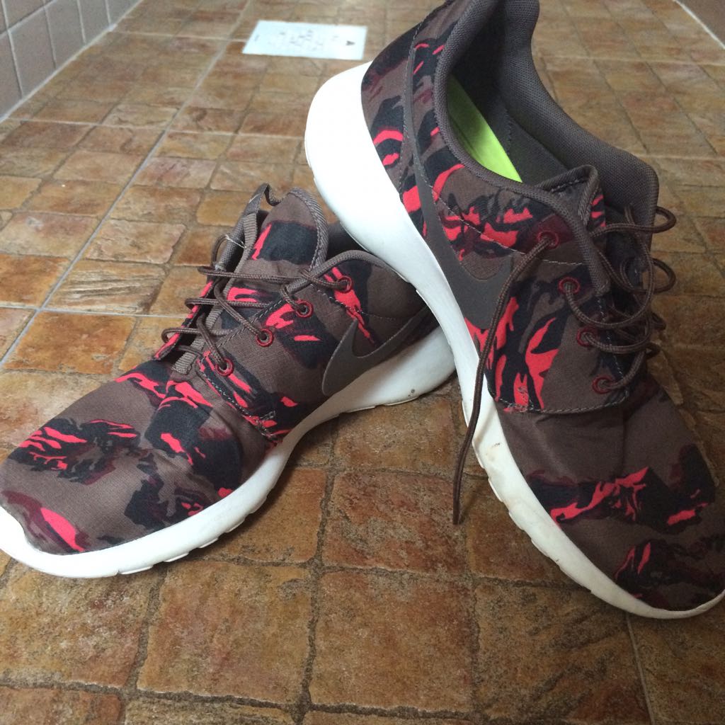 nike roshe run camo