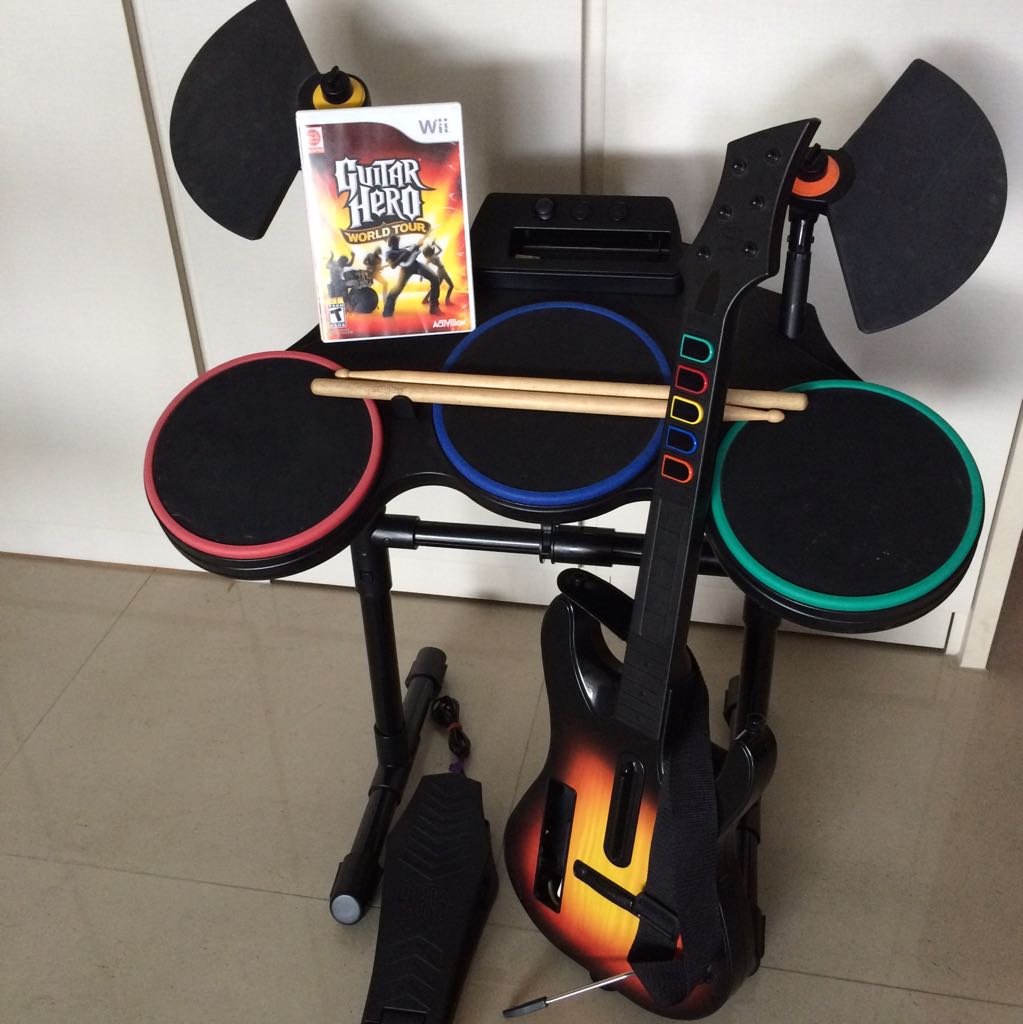 Wii Guitar Hero Complete Game Set, Hobbies & Toys, Toys & Games on